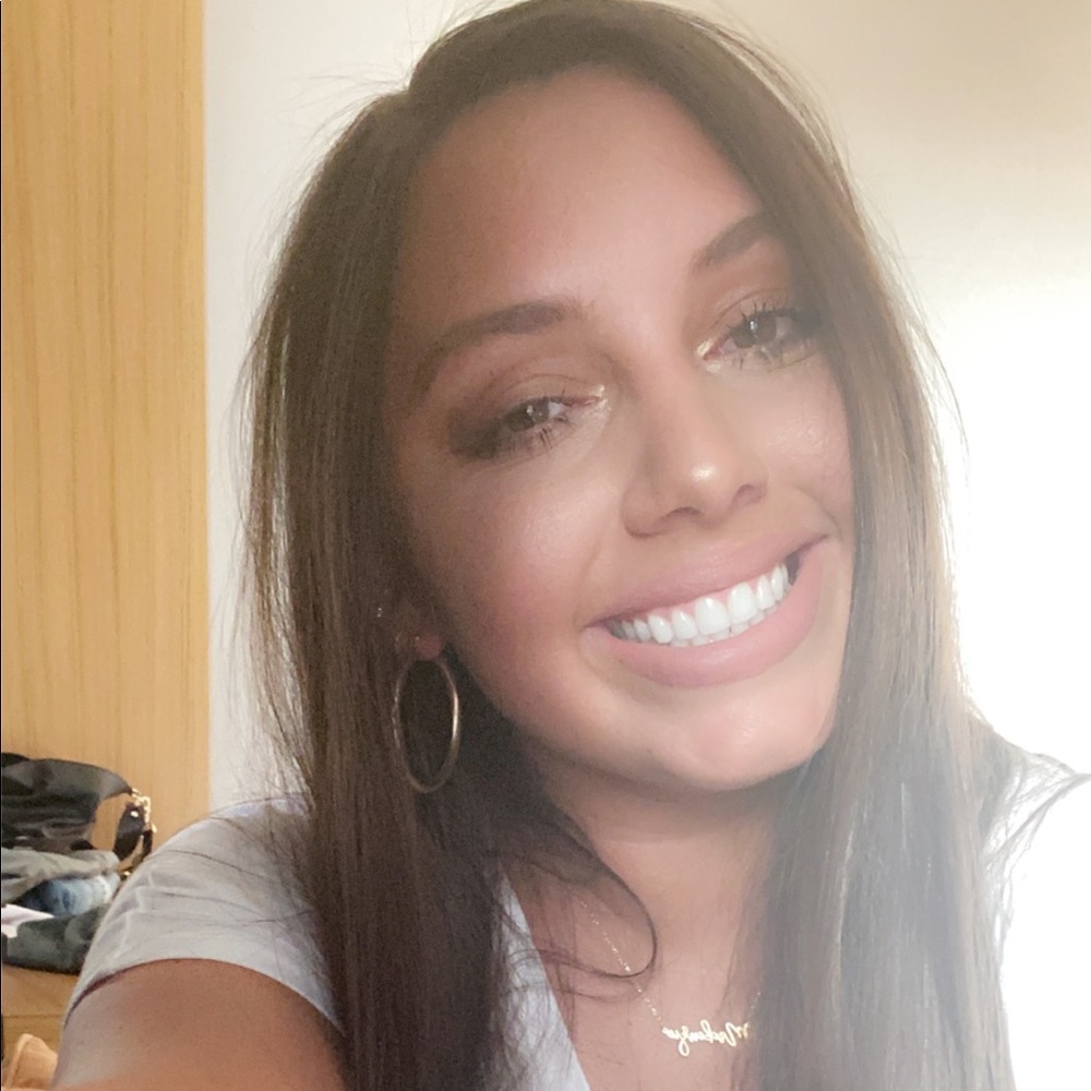 Meet your Posher, Mackenzie